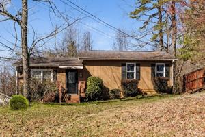 featured image of 2845 Winchester Dr