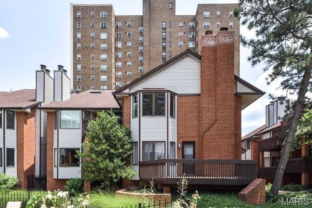 4444 Lindell Blvd #7 - Photo 6 of 46