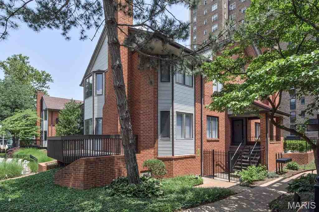 4444 Lindell Blvd #7 - Photo 7 of 46
