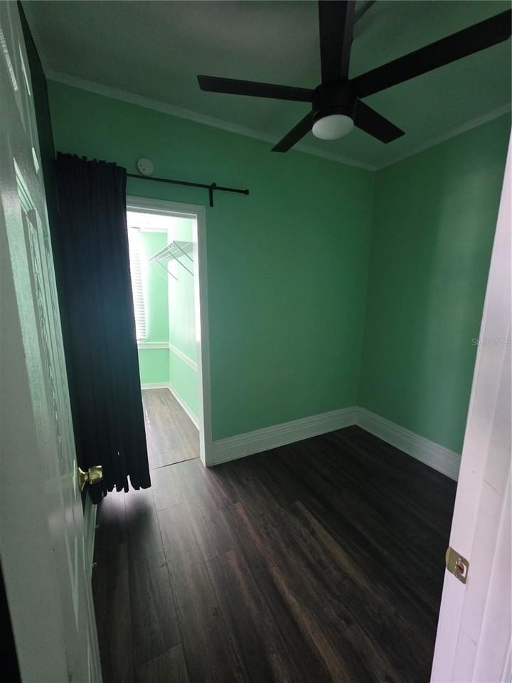 212 W Beach Pl #1 - Photo 4 of 8