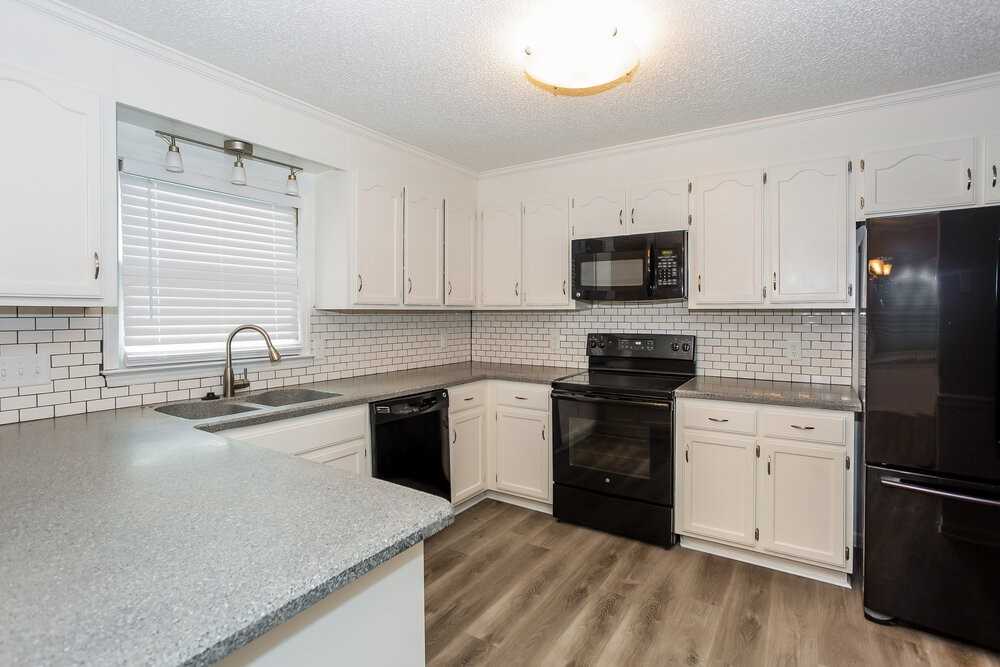 8731 Hornwood Ct - Photo 5 of 14