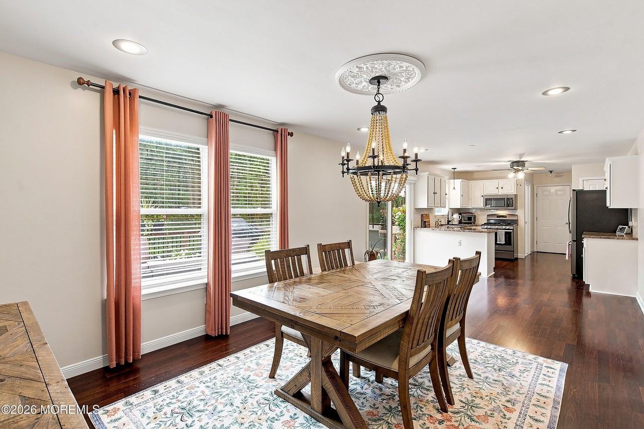 1519 Berkeley Ave - Photo 7 of 50