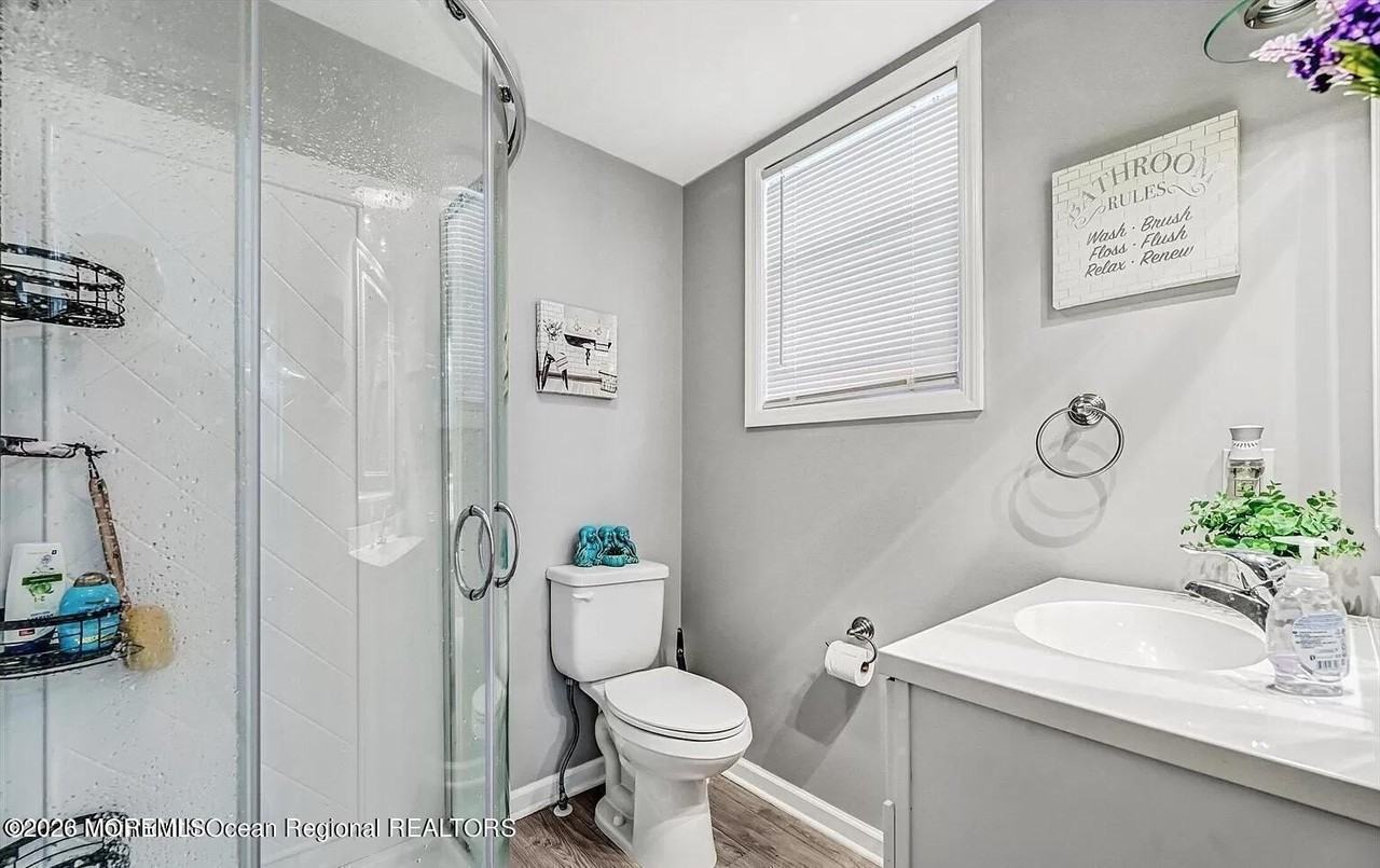 240 Sherman Ave - Photo 3 of 10