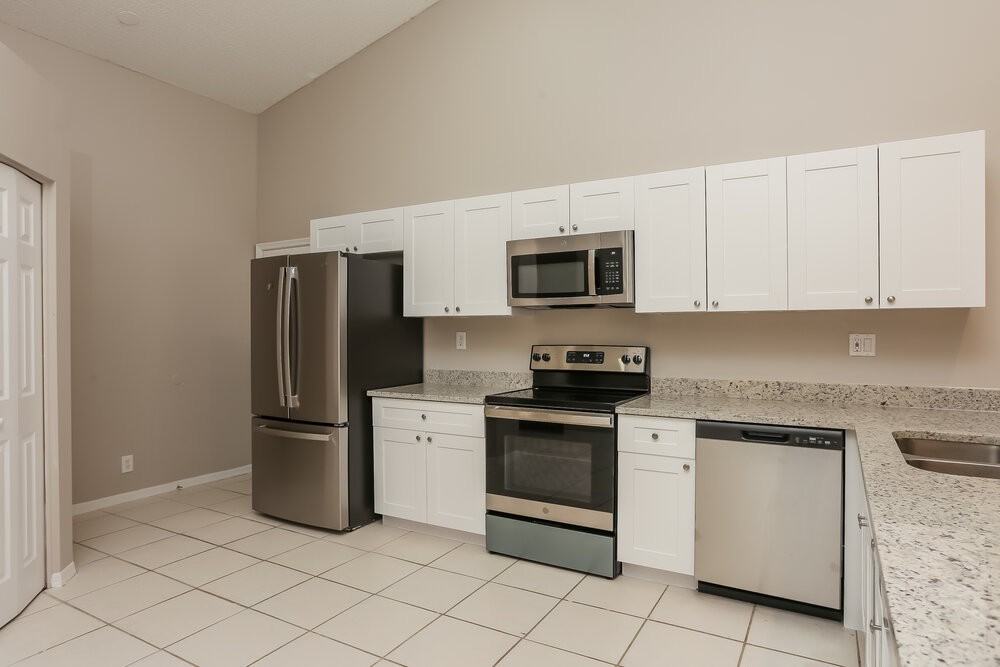11117 Lakeaire Cir - Photo 5 of 16