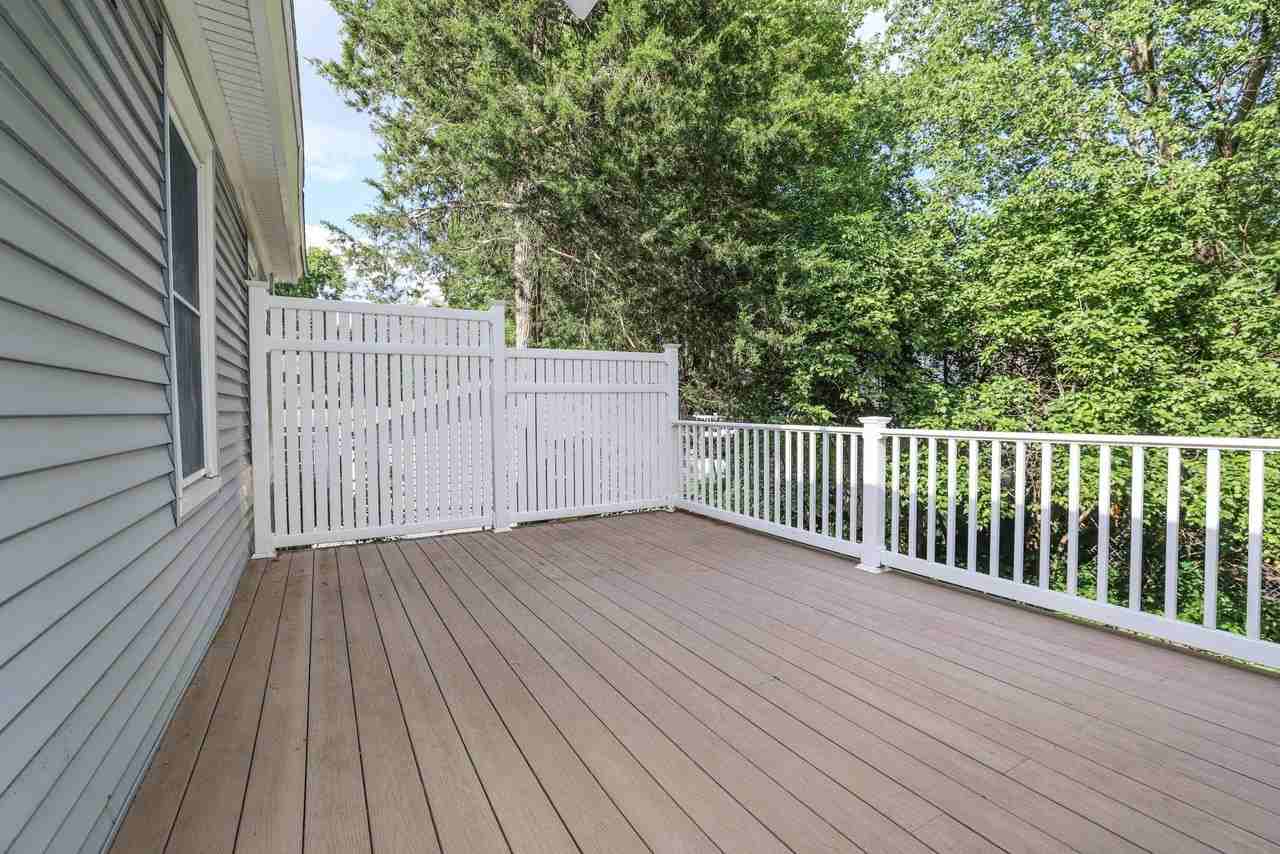 749 Maple St - Photo 6 of 34