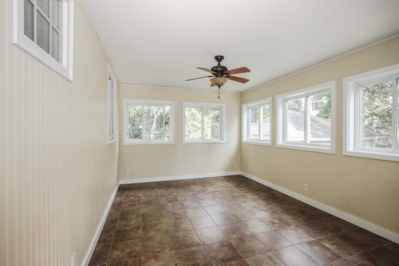 749 Maple St - Photo 7 of 34