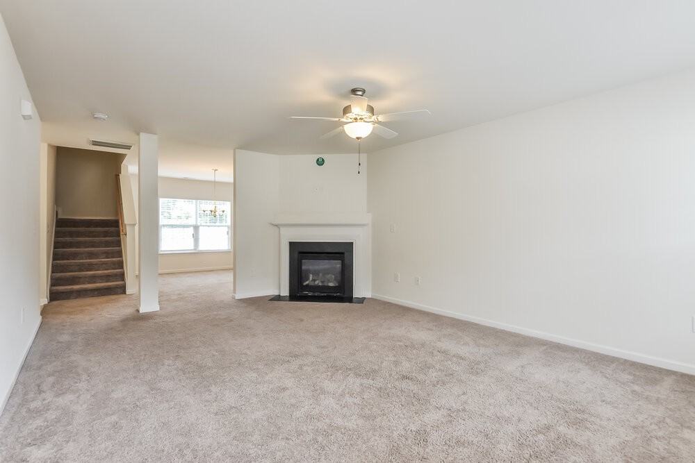 4010 Watsonia Dr - Photo 4 of 17