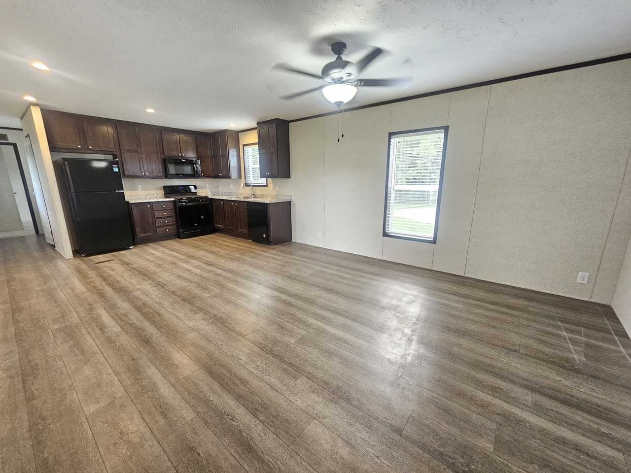 46000 Geddes Rd #364 - Photo 2 of 9