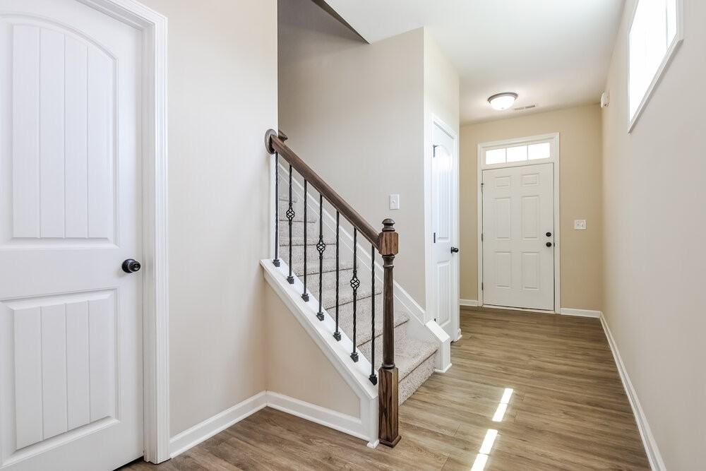 245 Hardaway Pt - Photo 2 of 15