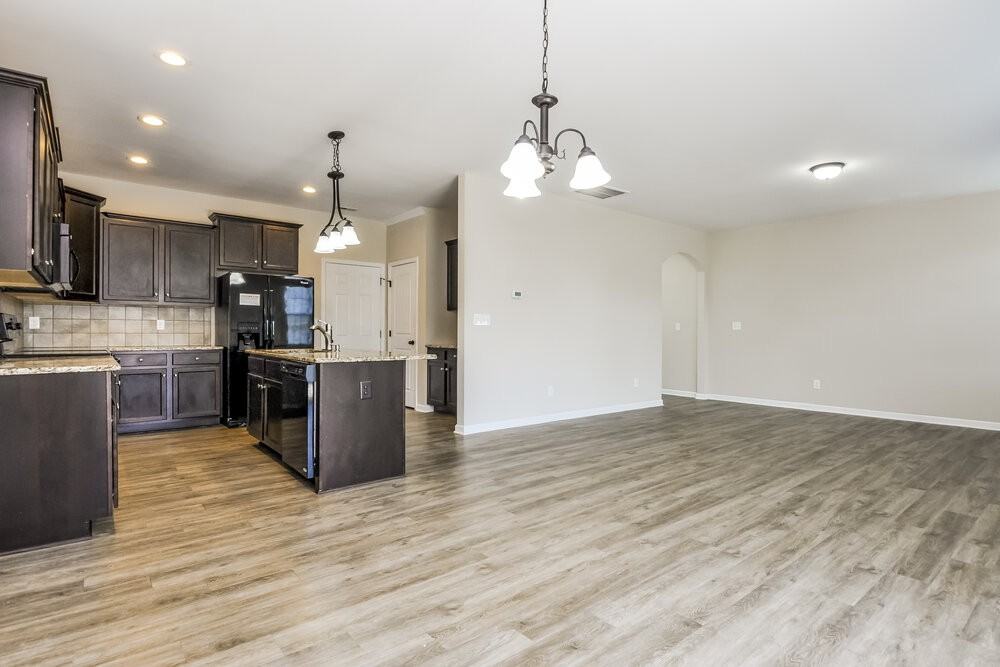 245 Hardaway Pt - Photo 6 of 15