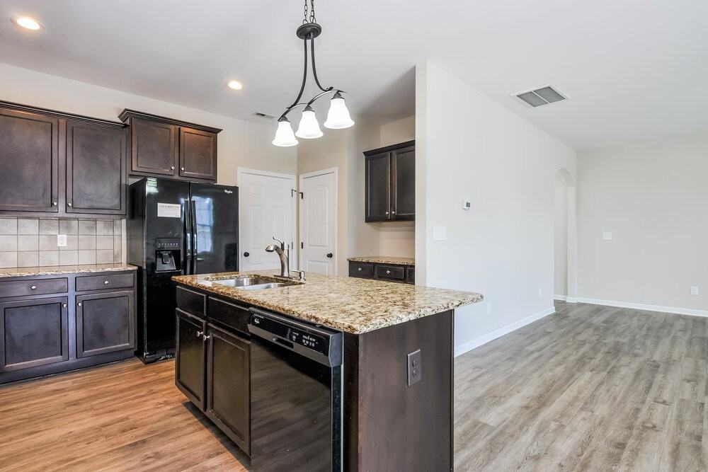 245 Hardaway Pt - Photo 7 of 15