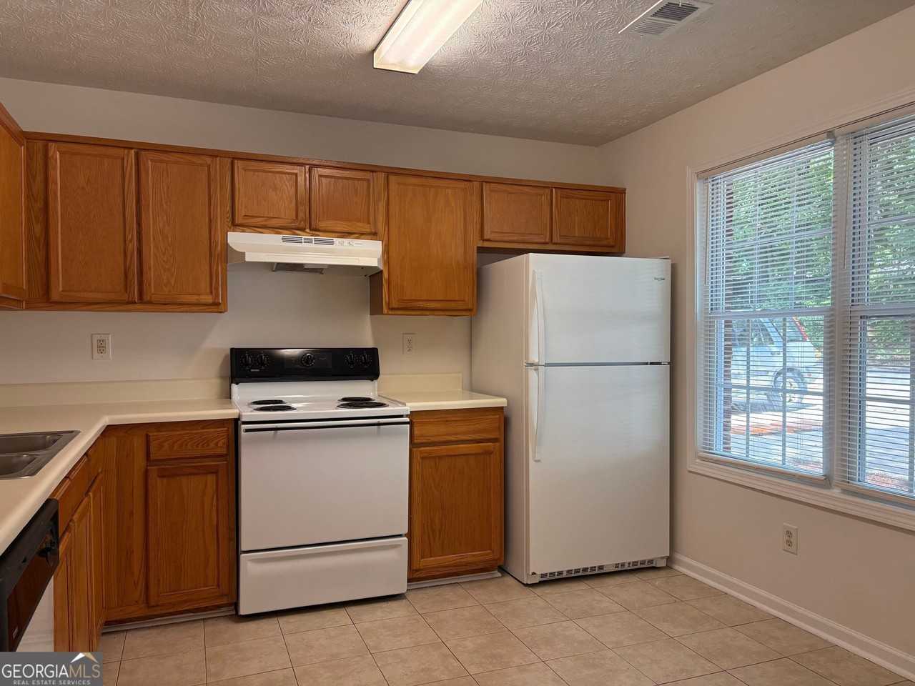 4601 Logan Way - Photo 4 of 24