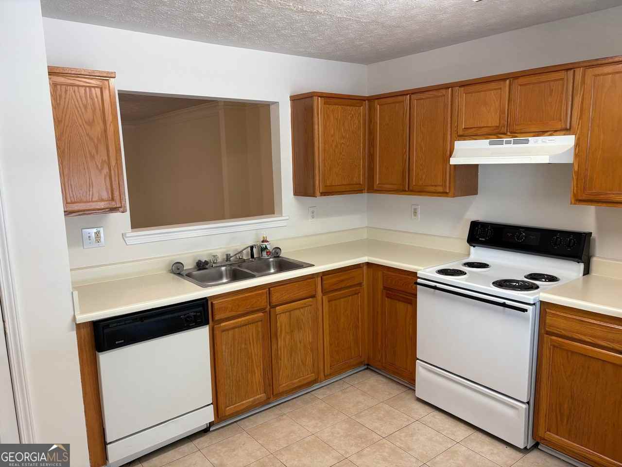 4601 Logan Way - Photo 5 of 24
