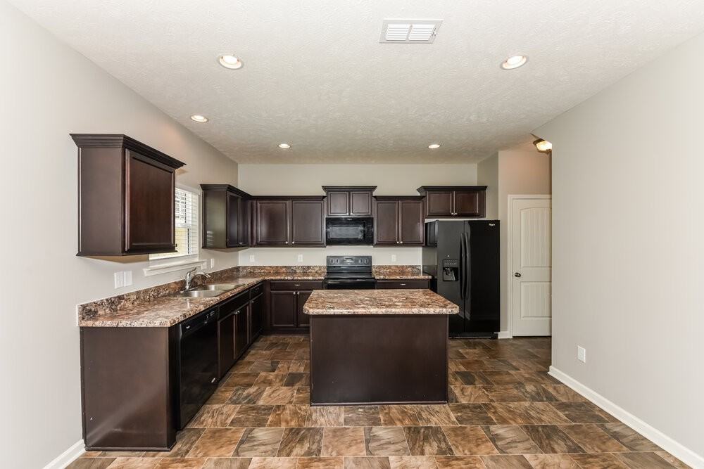 1217 Silverstream Pt - Photo 6 of 17