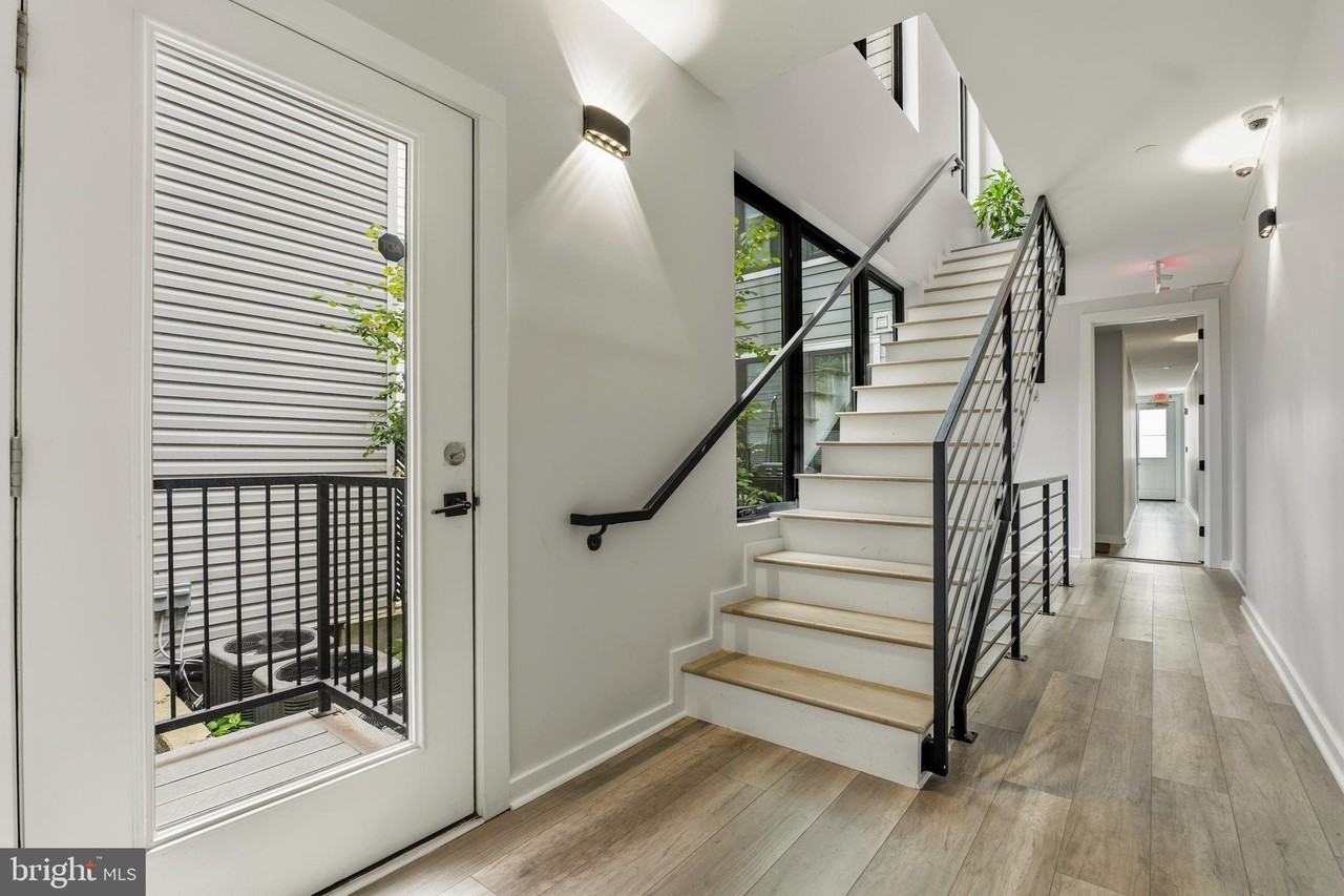2612 University Pl Nw #1 - Photo 4 of 26