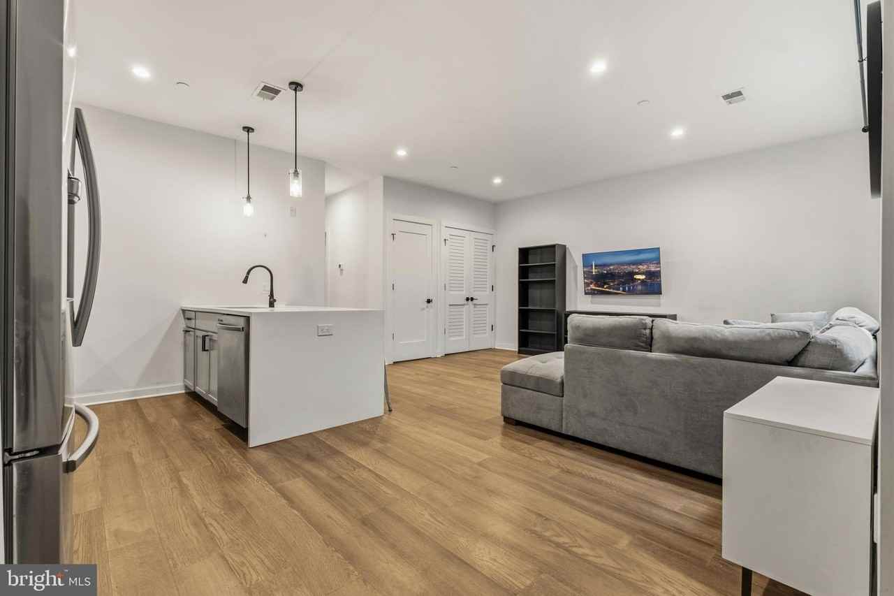 2612 University Pl Nw #1 - Photo 7 of 26