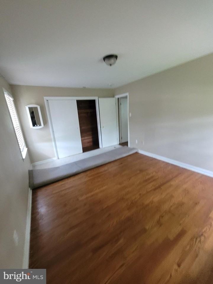 409 Phelps Ave - Photo 5 of 24