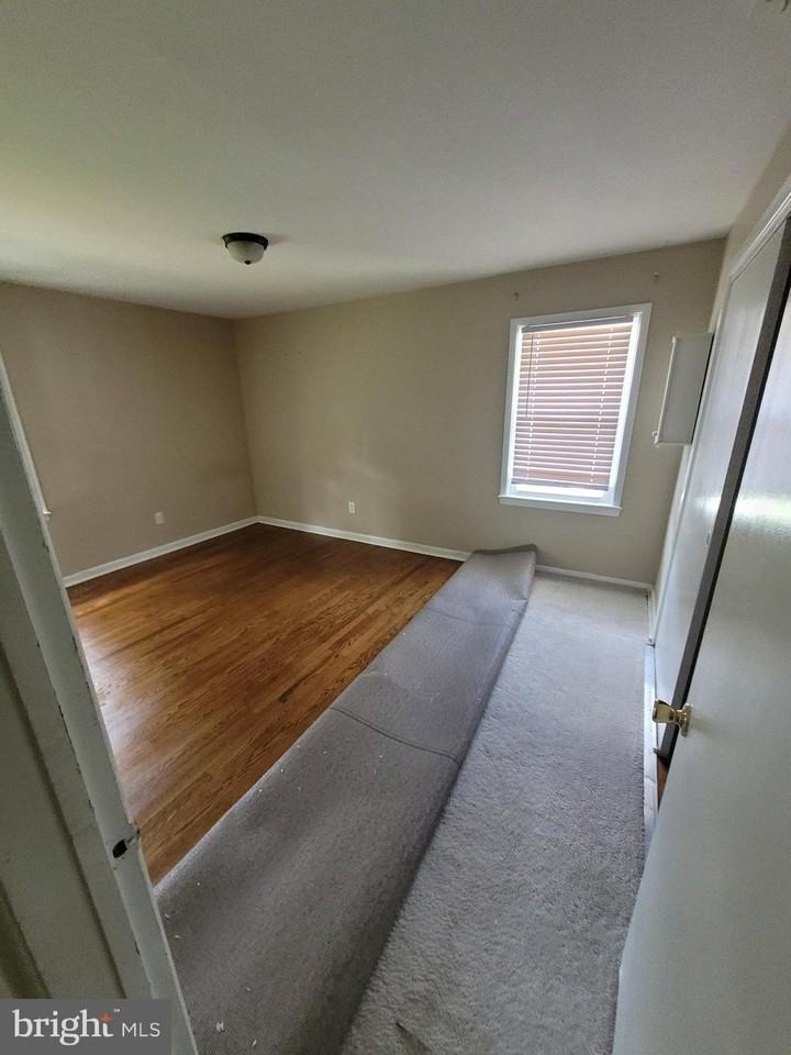 409 Phelps Ave - Photo 6 of 24