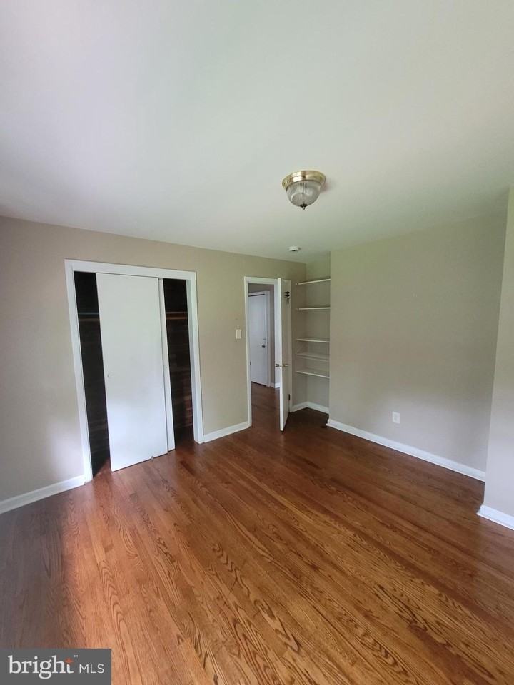 409 Phelps Ave - Photo 7 of 24