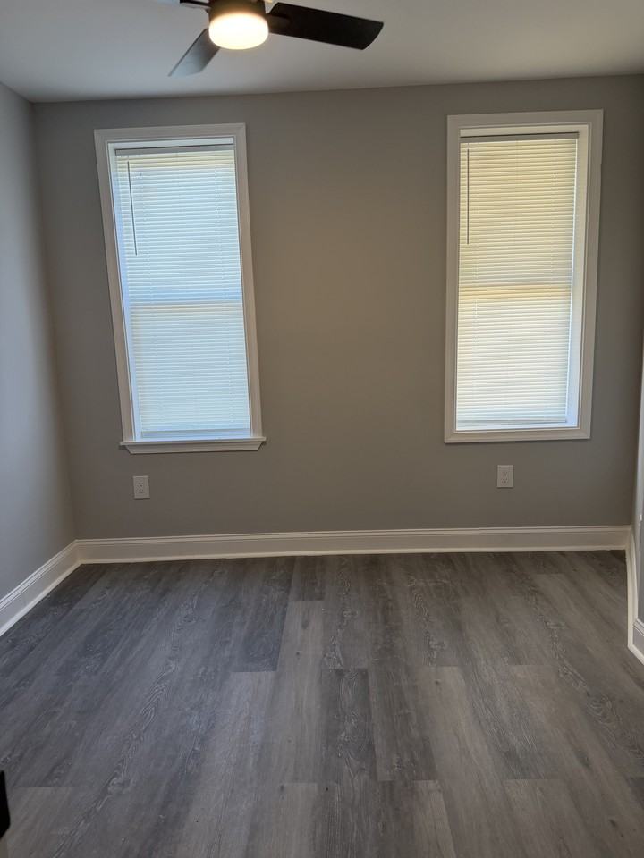 3317 Ravenwood Avenue - Photo 3 of 13
