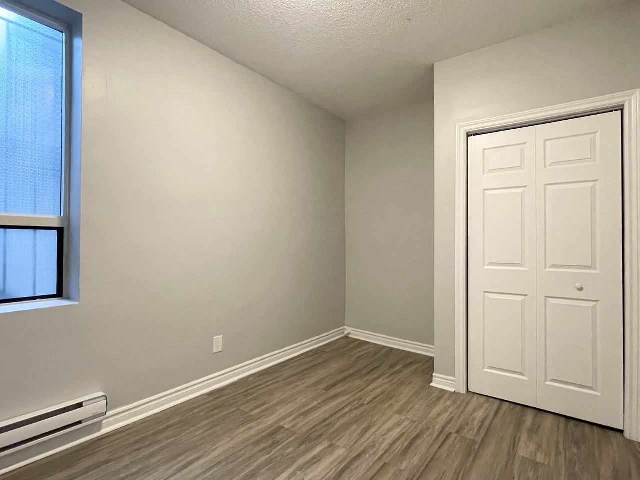 265 Emerald Street North #10 - Photo 3 of 5