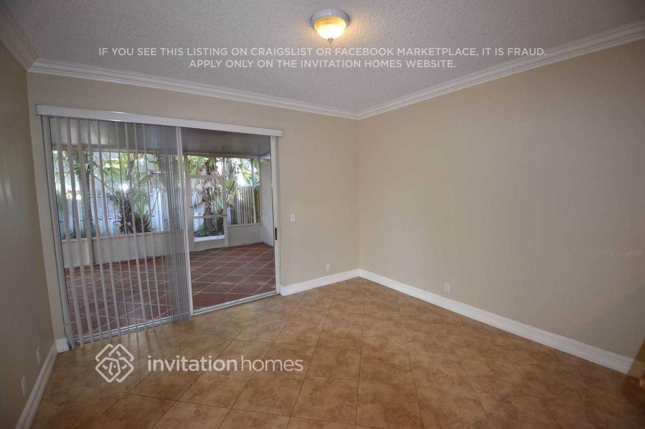 7901 Lakewood Cove Ct - Photo 5 of 12