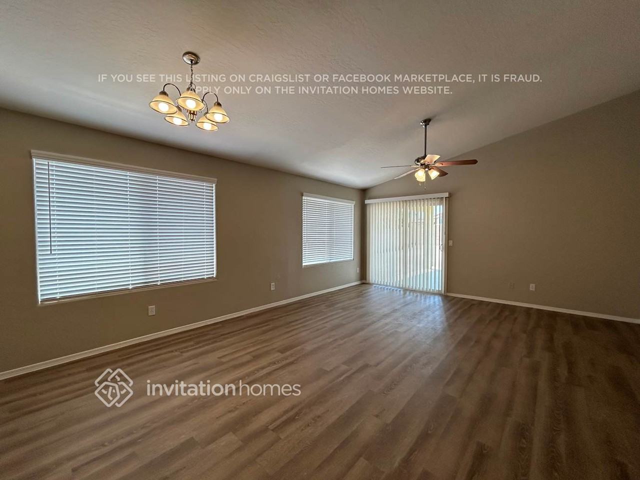 2122 S 114th Ave - Photo 2 of 17
