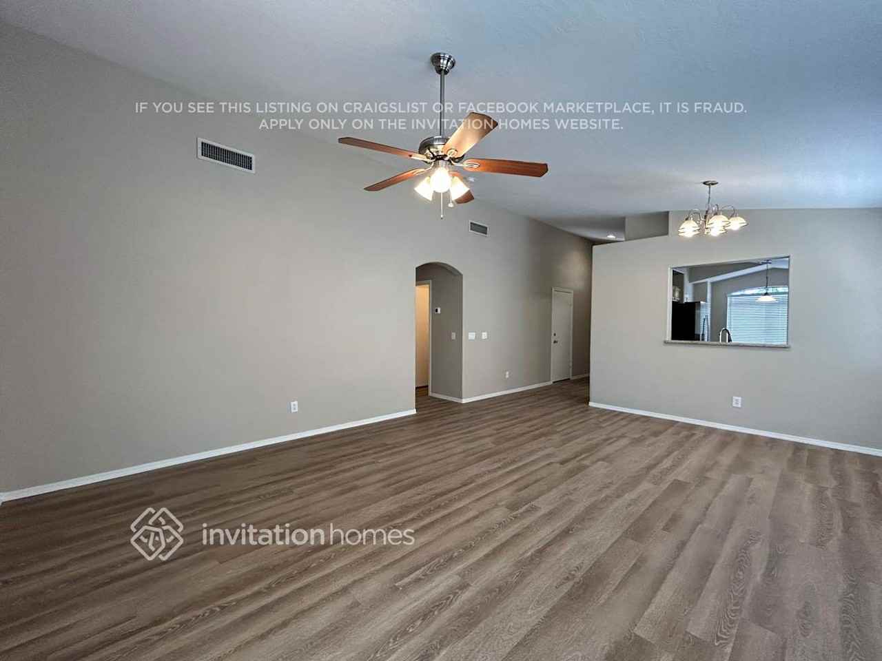 2122 S 114th Ave - Photo 4 of 17