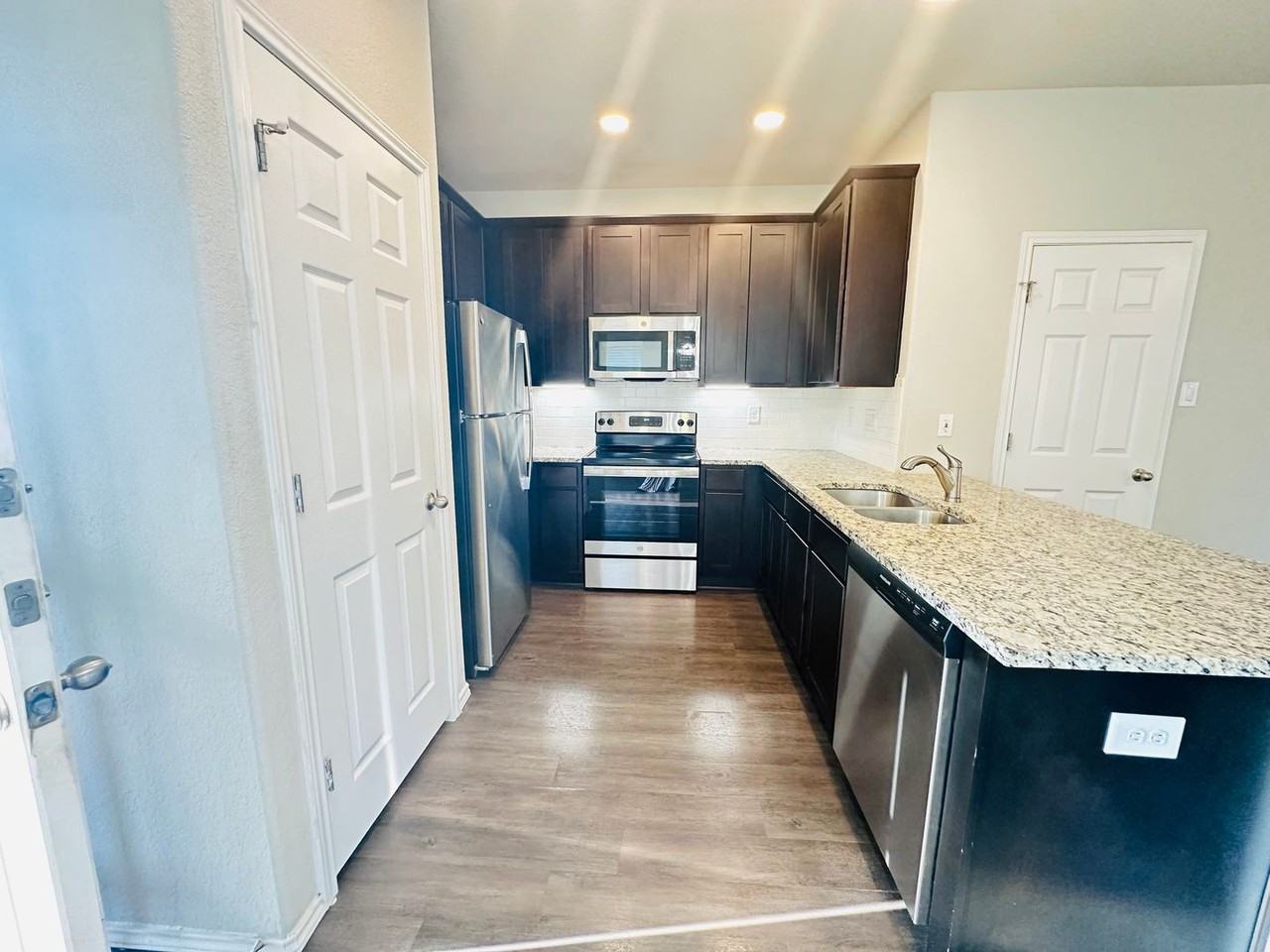 5611 Rio Cyn - Photo 6 of 25