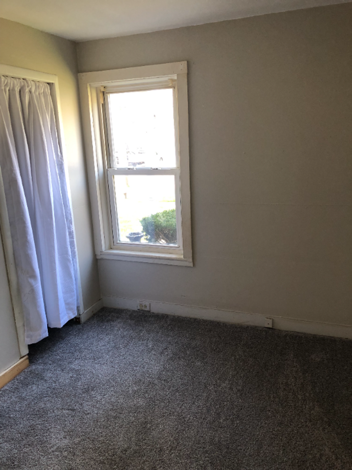 206 Balsam St - Photo 6 of 13