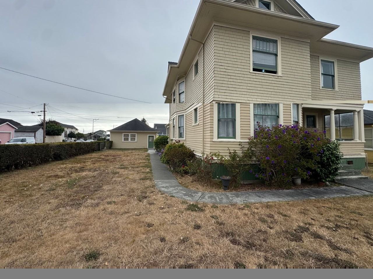 2146 C St - Photo 2 of 20