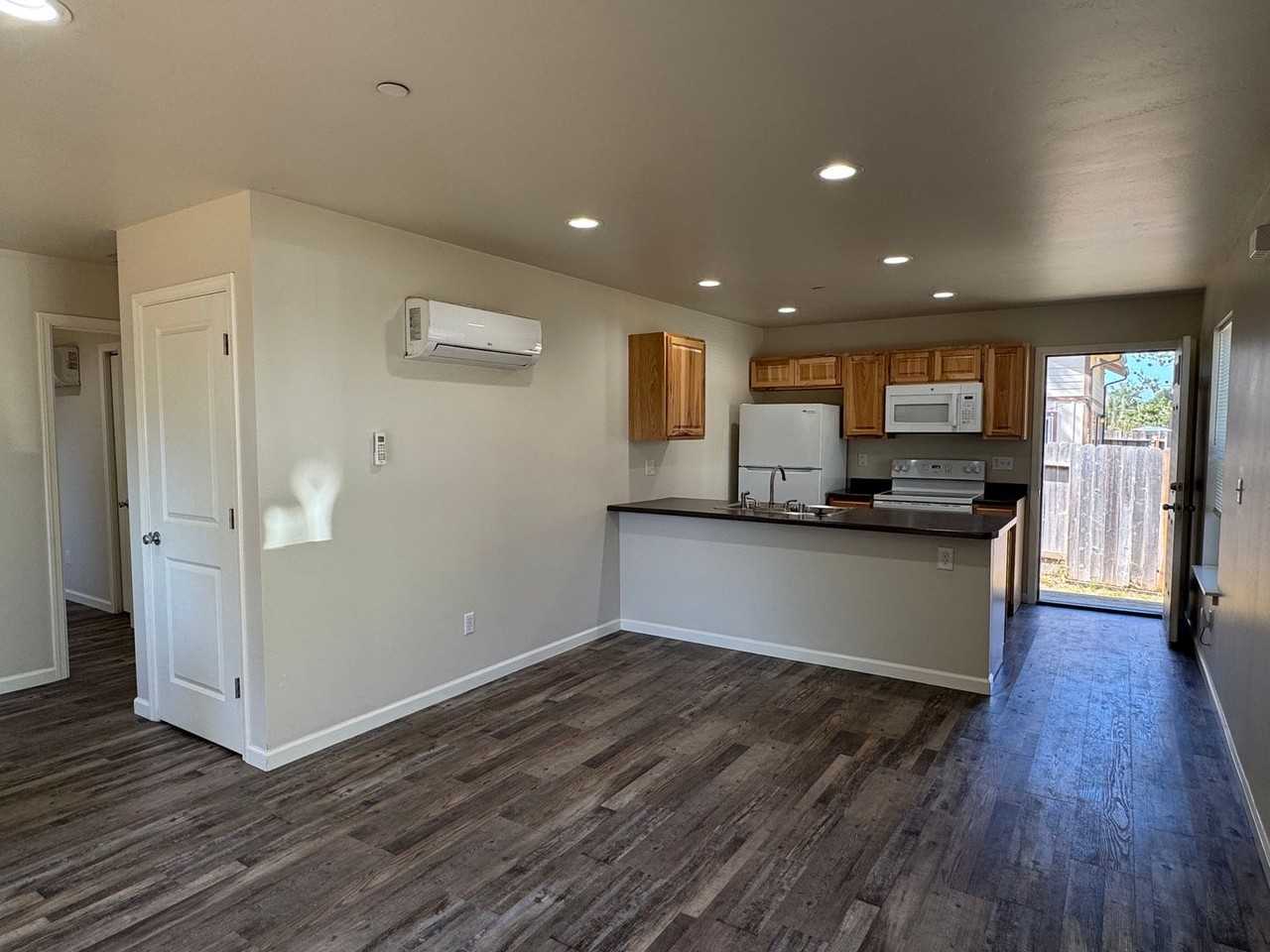 1742 Anderson Ave - Photo 6 of 10