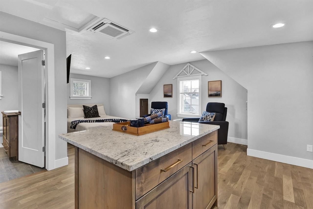 902 N 21st St #1547117P - Photo 3 of 22