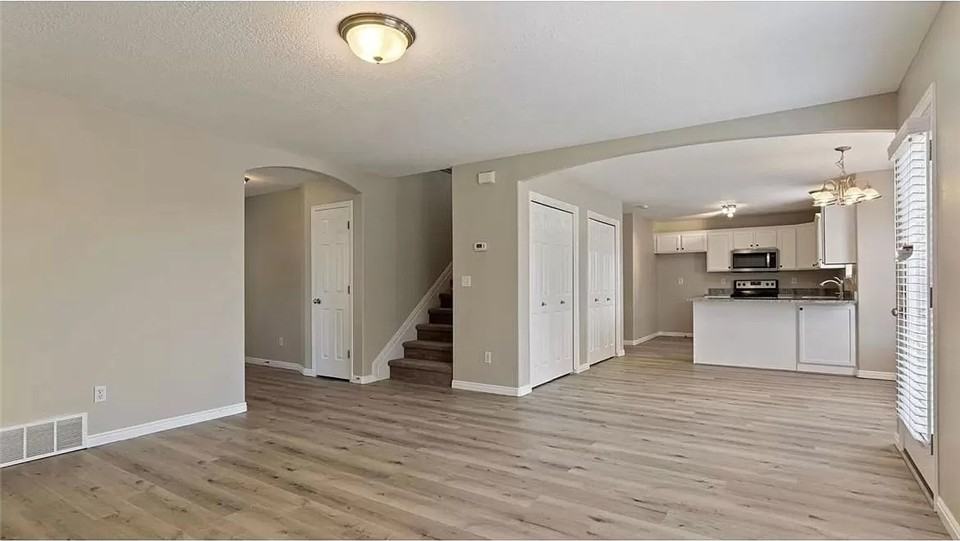 848 S Apple Grove Ln - Photo 2 of 6