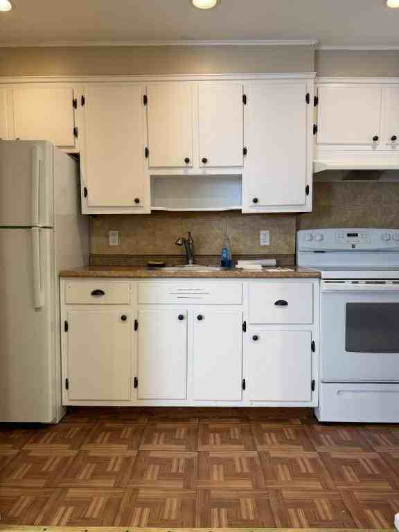 38 Troy Ln - Photo 2 of 8