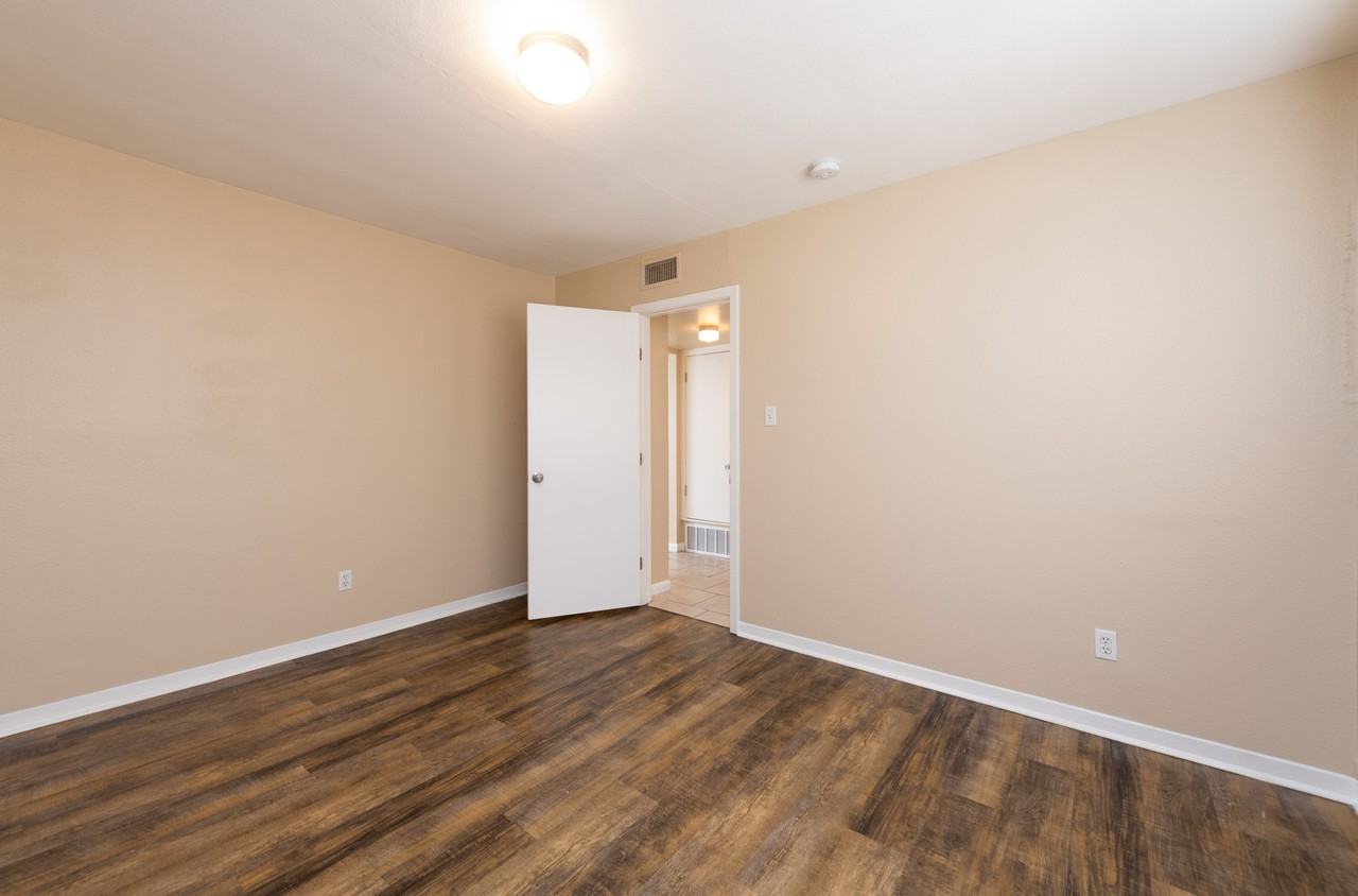7300 Twin Crest Dr #201 - Photo 7 of 26