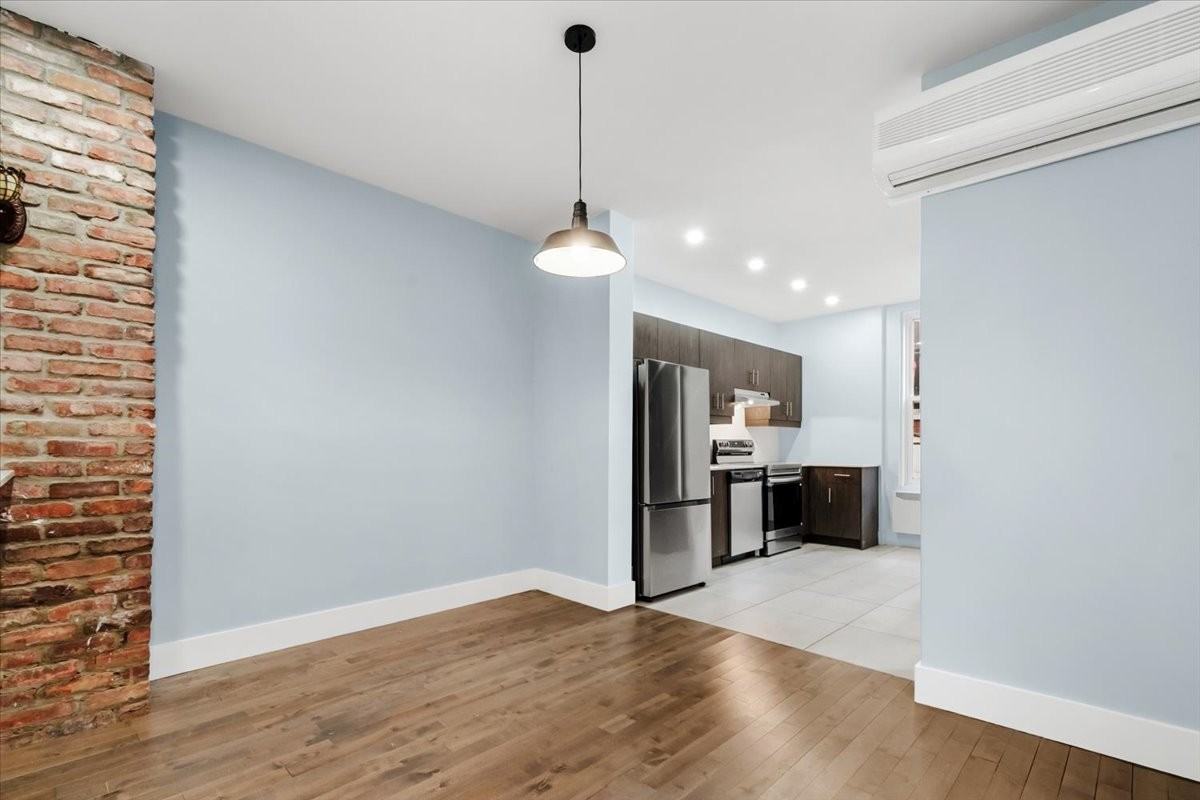 2231 Avenue Old Orchard — photo 3