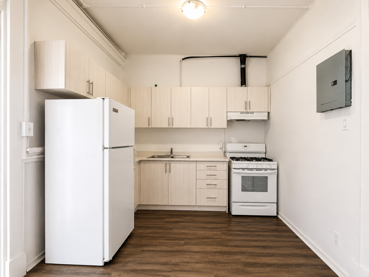 2980 Dundas Street West - Photo 3 of 10