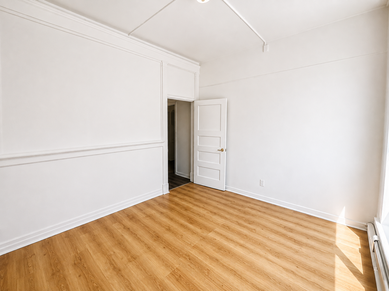 2980 Dundas Street West - Photo 6 of 10