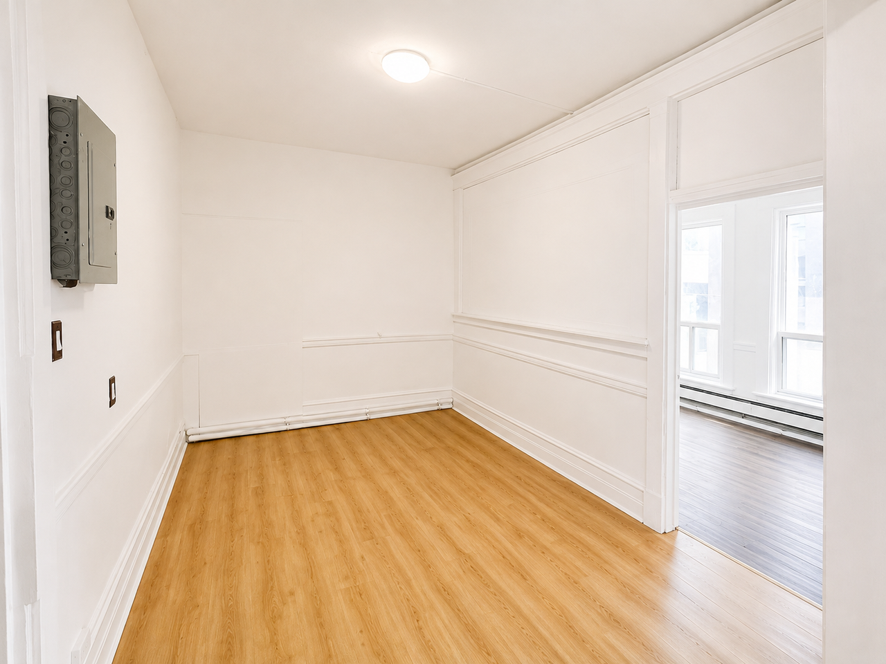 2980 Dundas Street West - Photo 7 of 9