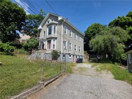 featured image of 216 Maplewood Ave