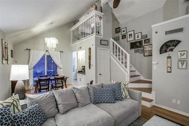 3431 San Jacinto St - Photo 5 of 20