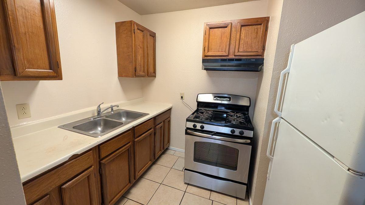 11231 Bel Air Dr ##1 - Photo 4 of 7