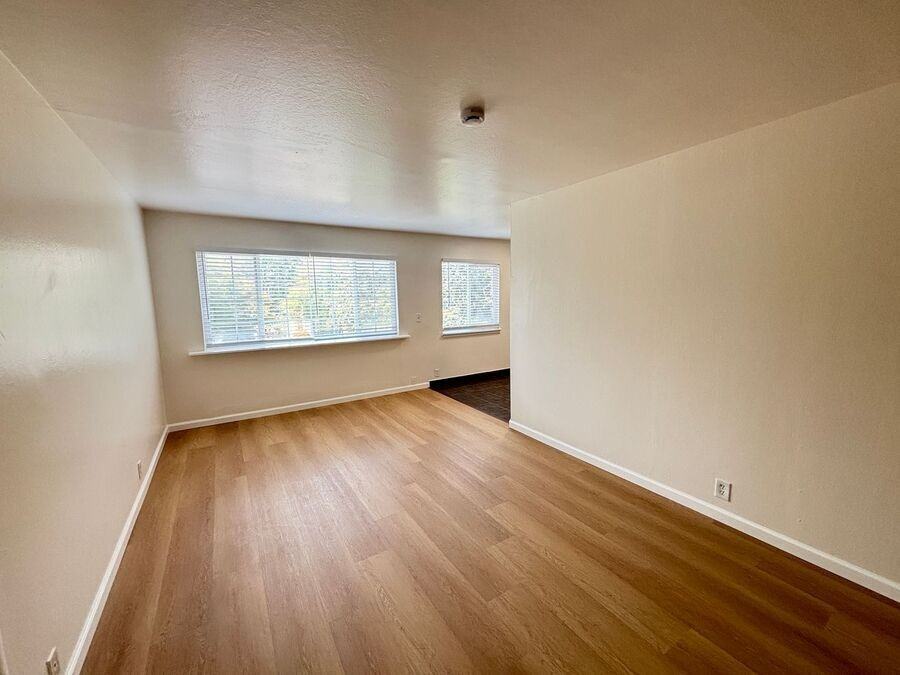 2223 Bonar St #E - Photo 2 of 28