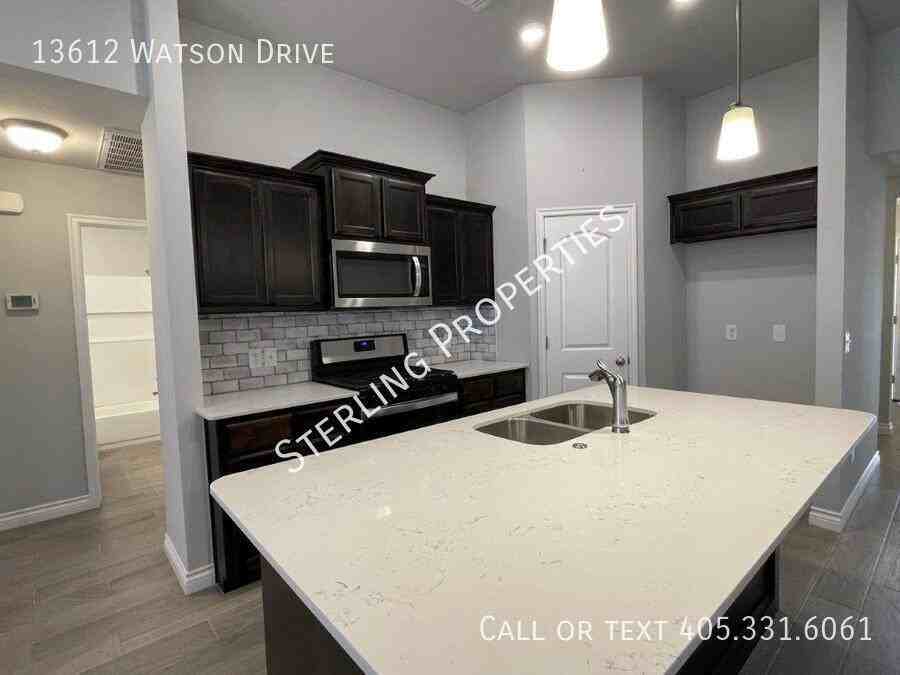13612 Watson Dr - Photo 4 of 20