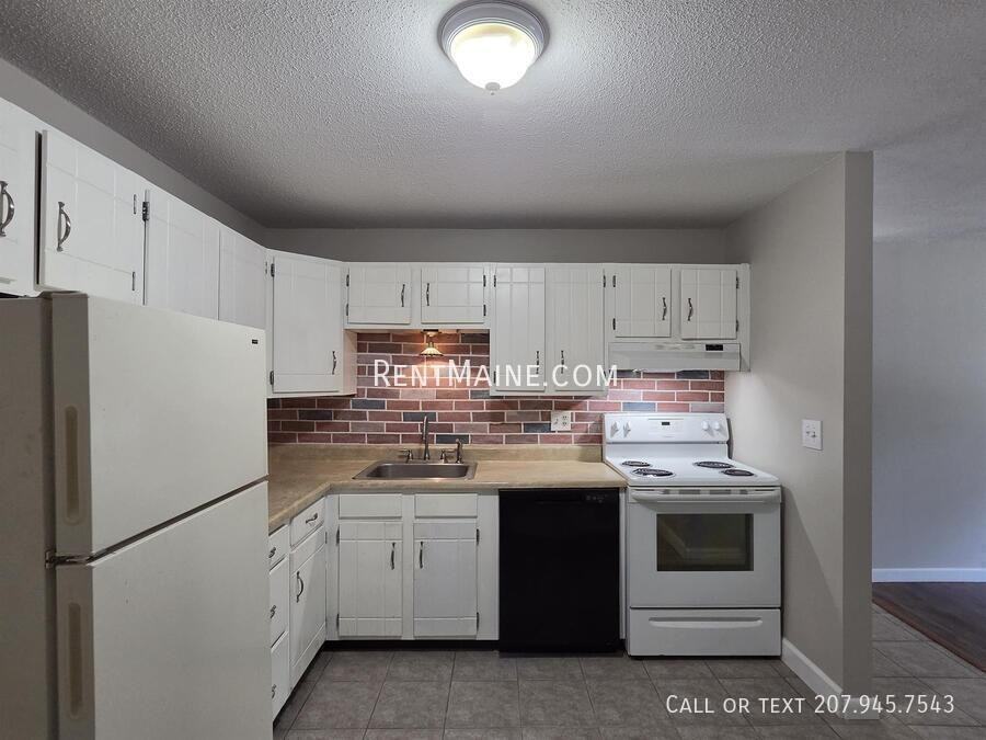 10 Tall Pines Dr #16 - Photo 7 of 22
