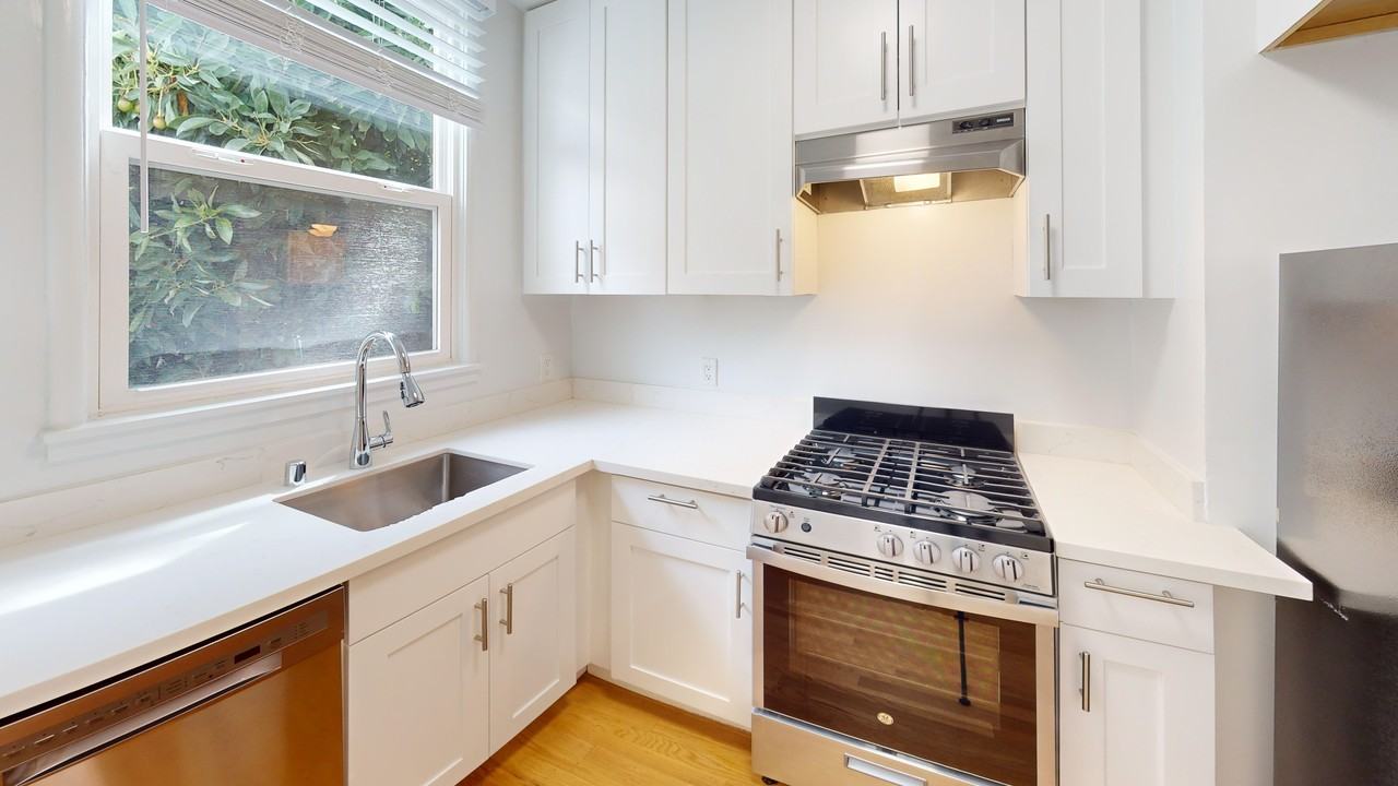 706 Church St #209 - Photo 4 of 16