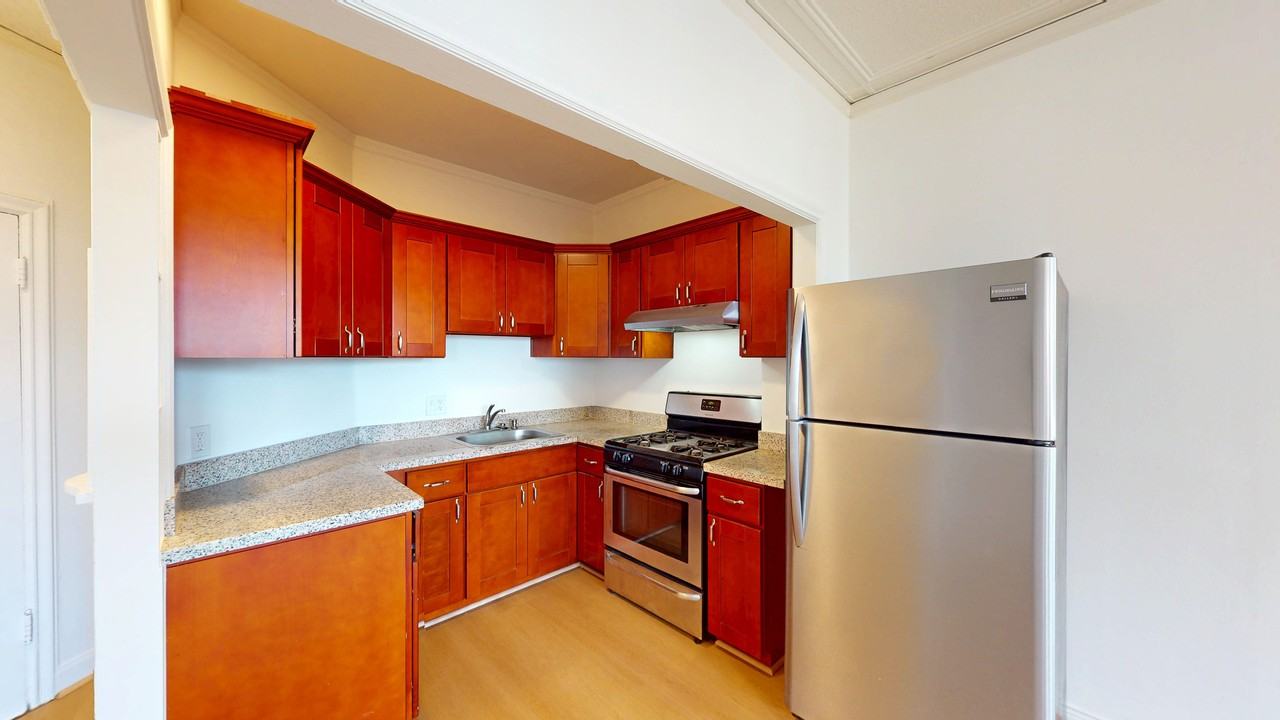 922 Fulton St #406 - Photo 2 of 10