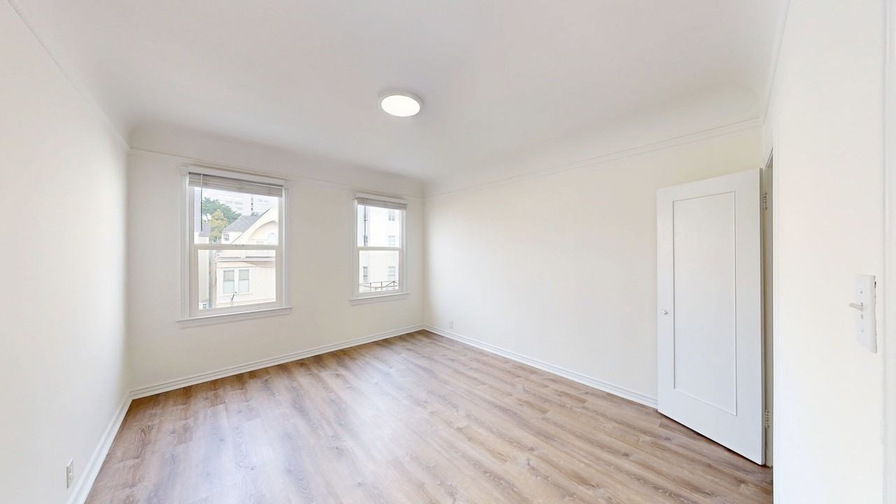 2425 Buchanan St #302 - Photo 6 of 15