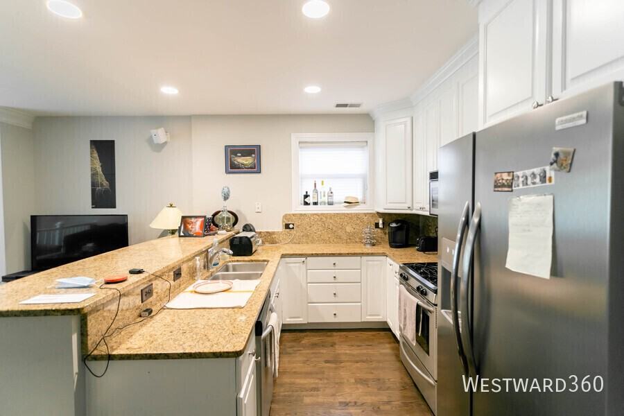 3231 N Clifton Ave #1N - Photo 2 of 14